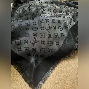 Authentic Louis Vuitton Black Shine Monogram Shawl